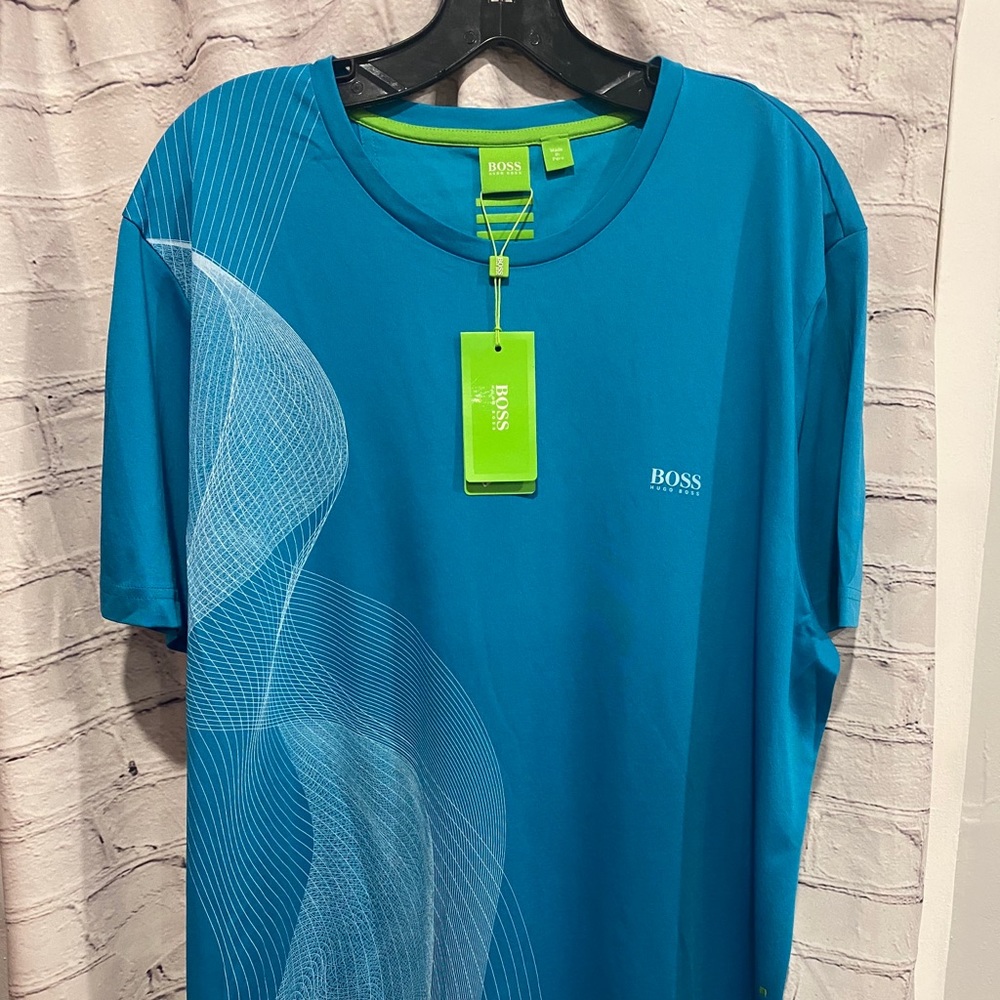 Athletic shirt